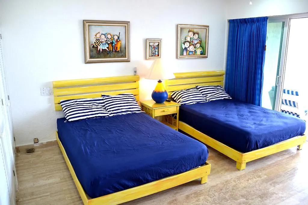 Cancun Beach Escape Condo 아파트