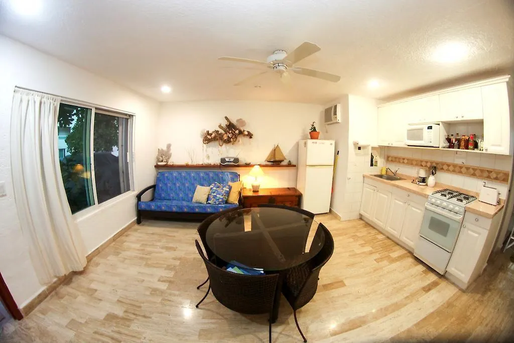 Cancun Beach Escape Condo 0*,  멕시코
